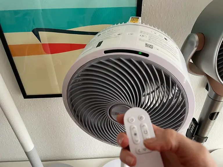 Standventilatoren Test Shark mit Fernbedienung.jpg